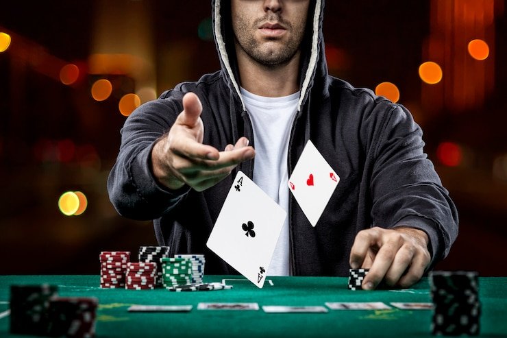 Antarmuka aplikasi paytogel yang menampilkan studio dealer langsung dan menu permainan di layar ponsel