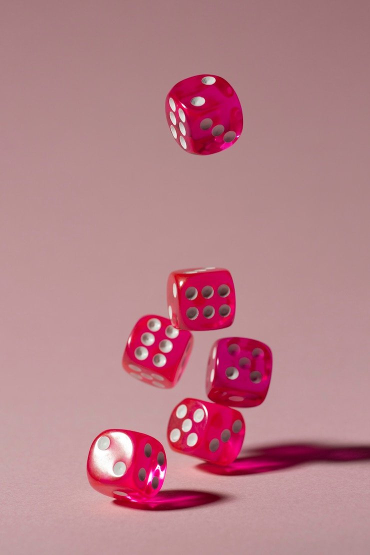 Fitur bonus putaran gratis dalam permainan slot PG Soft dengan simbol liar yang berkembang di layar mobile